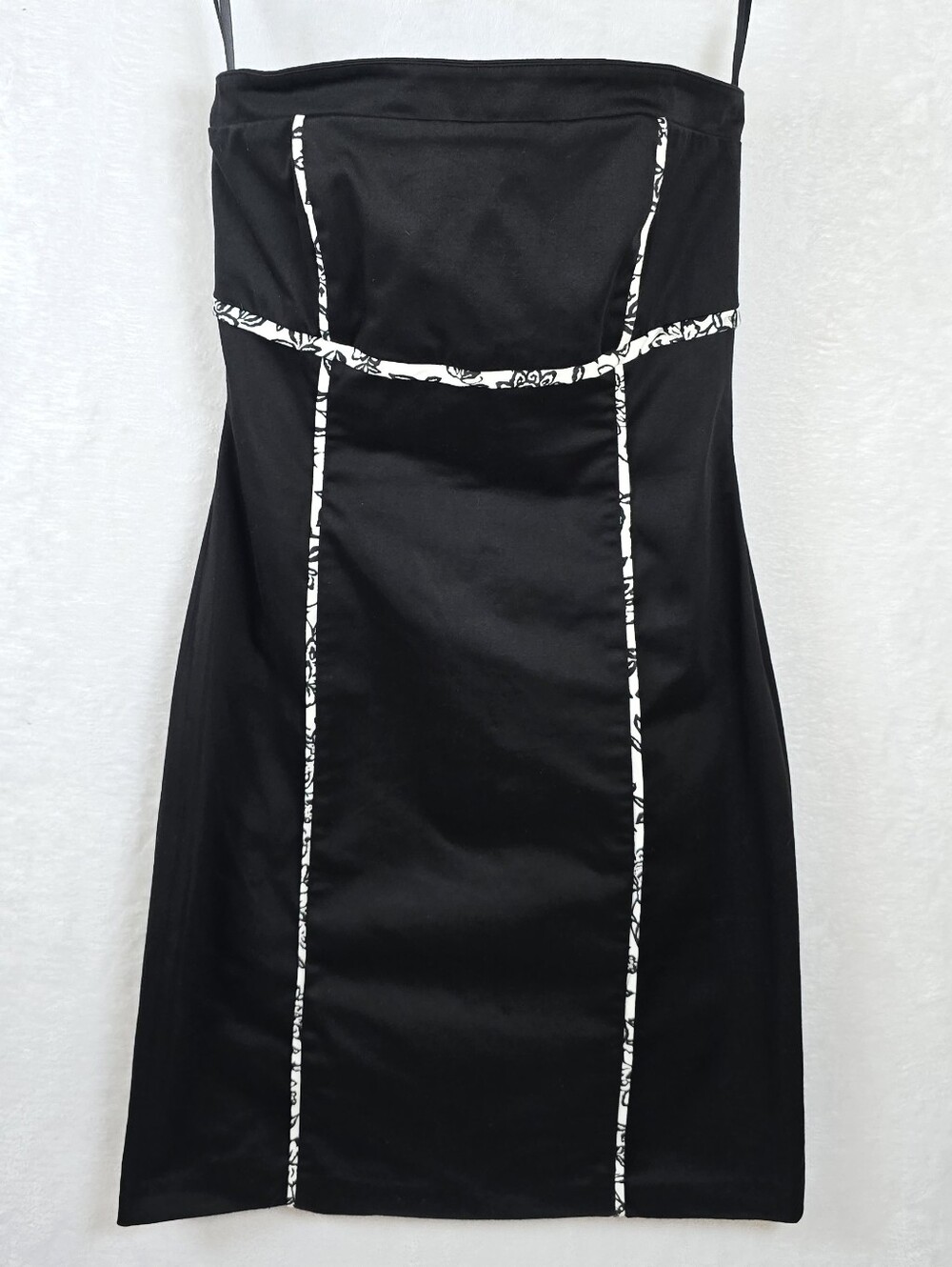 White House Black Market Black Floral Trim Strapless Cocktail Sheath Dress Sz.4 - Picture 4 of 12
